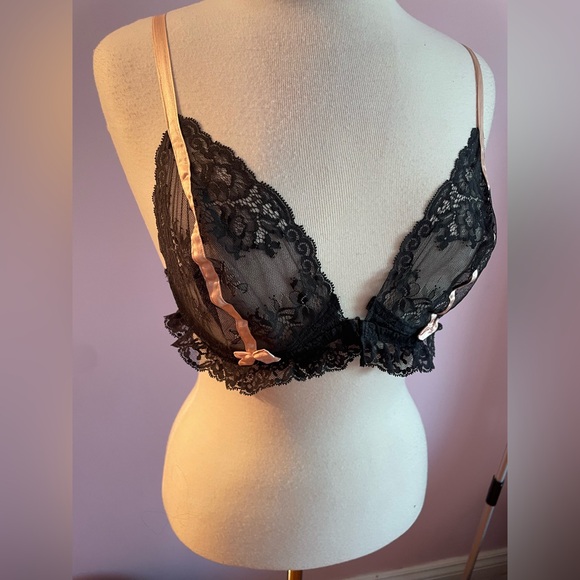 Vintage Victoria's Secret Black Lace Plunge Bra Set - Picture 2 of 14